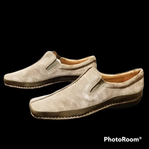 Women's ROCKPORT Khaki Suede Loafers (Size 7M) - Picture 1 of 11